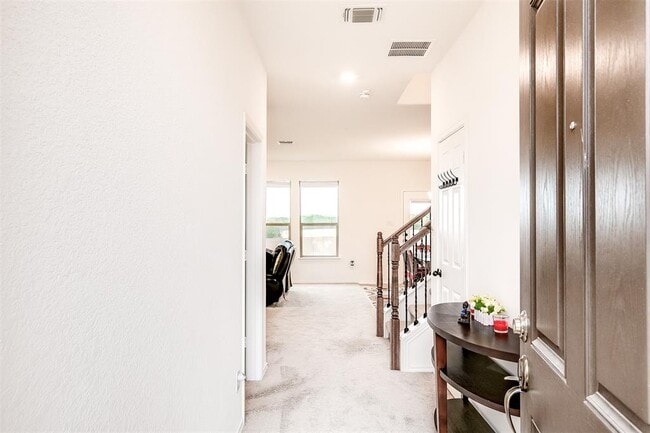 Building Photo - 1924 Stringer Pass