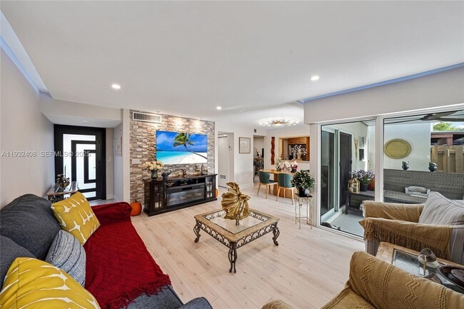 Building Photo - 10310 NW 5th Terrace