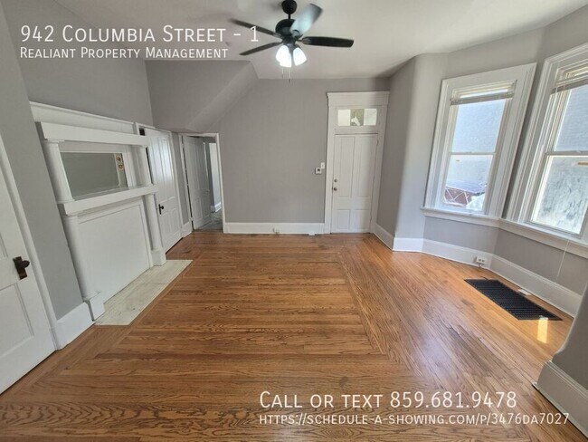 Building Photo - 942 Columbia St