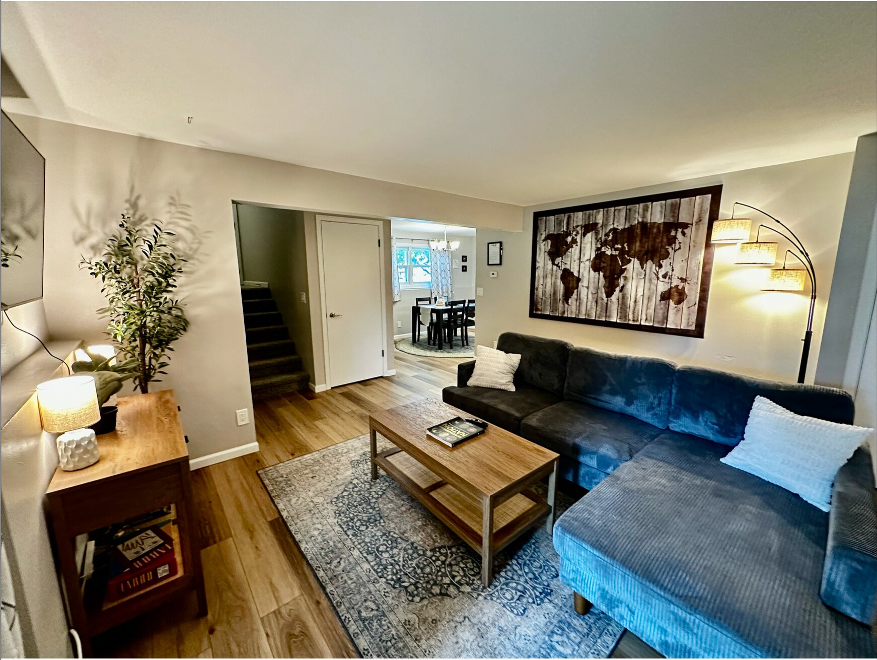 Building Photo - 5801 Williamsburg Way