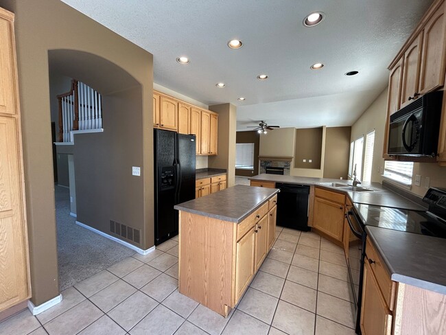 Building Photo - A Gem in Highlands Ranch