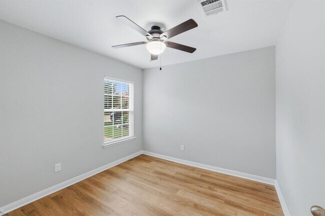 Building Photo - 1326 Amy Dr
