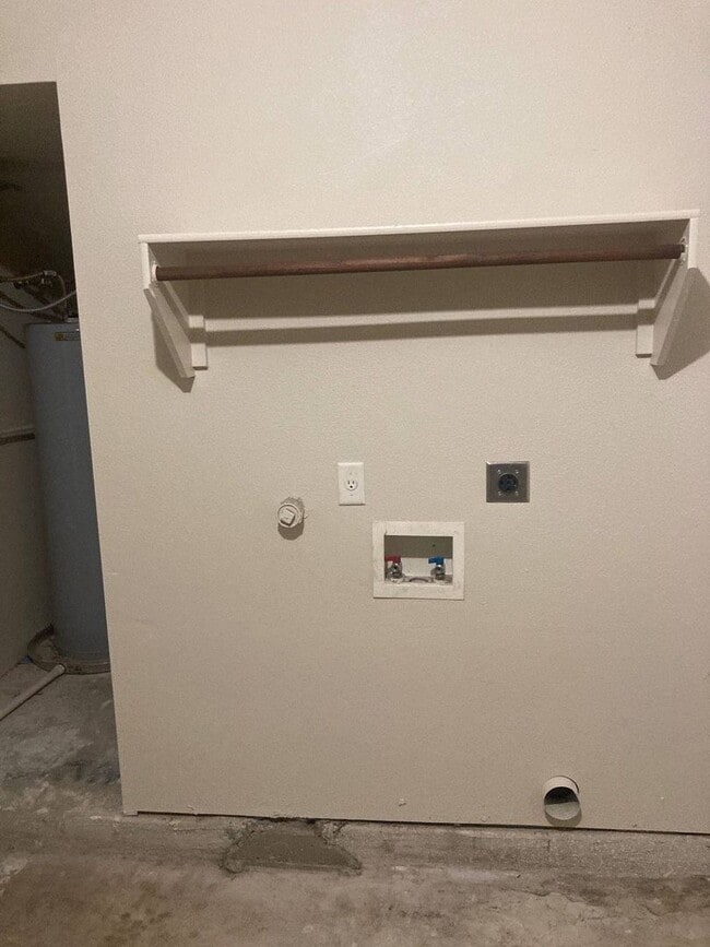 Building Photo - Spacious open concept duplex