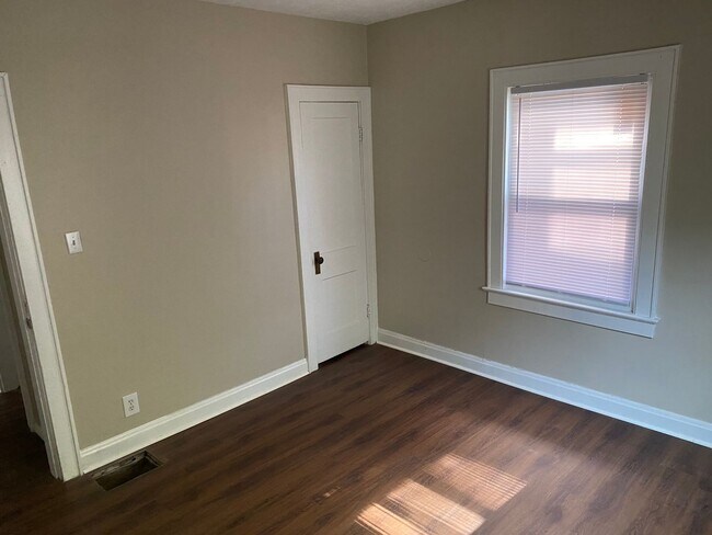 Building Photo - 608-610 Racine Avenue