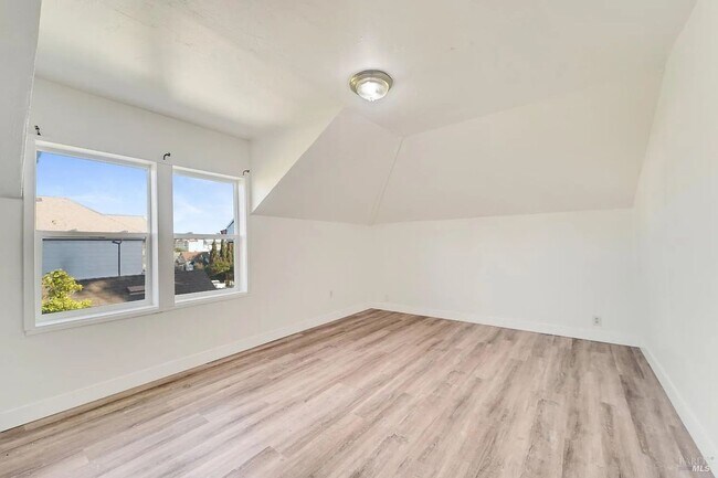 Building Photo - 302 Carolina St