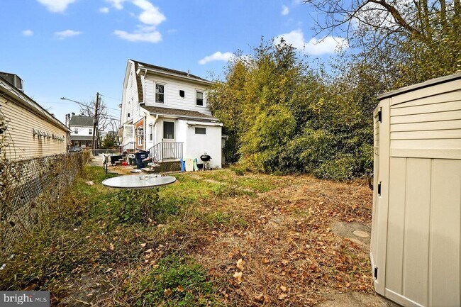 Building Photo - 18 Myrtle Ave