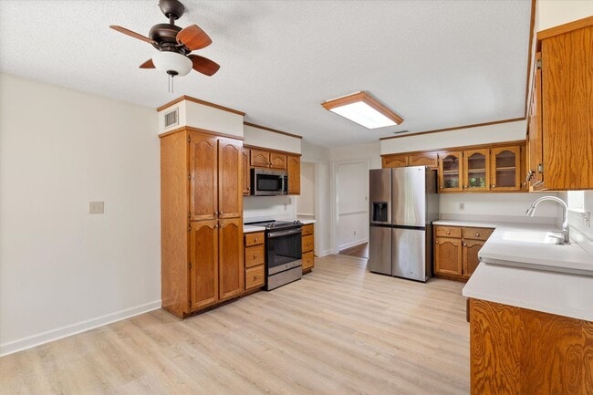 Building Photo - UPCOMING LISTING IN LAKE FOREST SUBDIVISION
