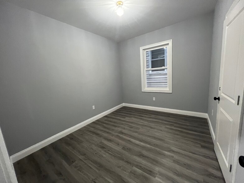 Building Photo - 163 N 9th St