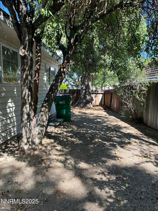 Building Photo - 1501 Gault Way