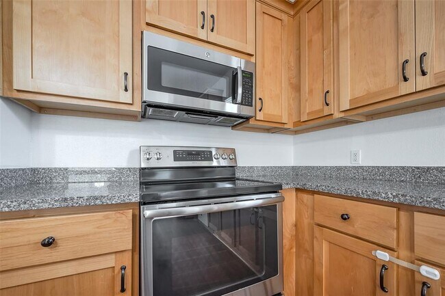 Building Photo - 5906 Yaupon Ridge Dr