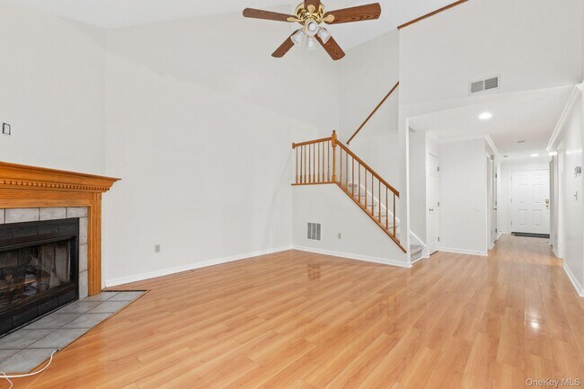 Building Photo - 104 Sparrow Ridge Rd