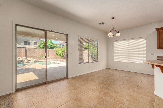 Building Photo - Chandler 4 Bedroom - 2.5 Bathroom with Pri...