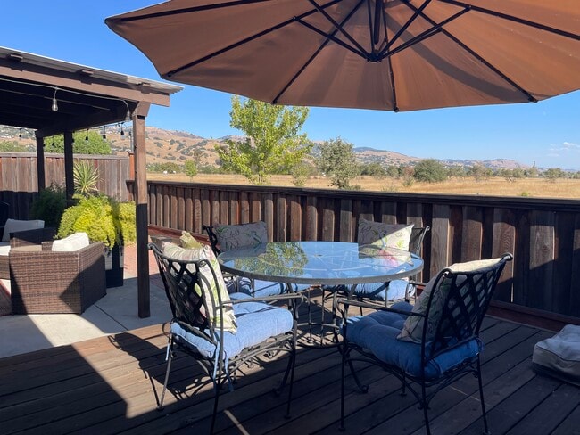 Building Photo - 1788 Pinecone Ct