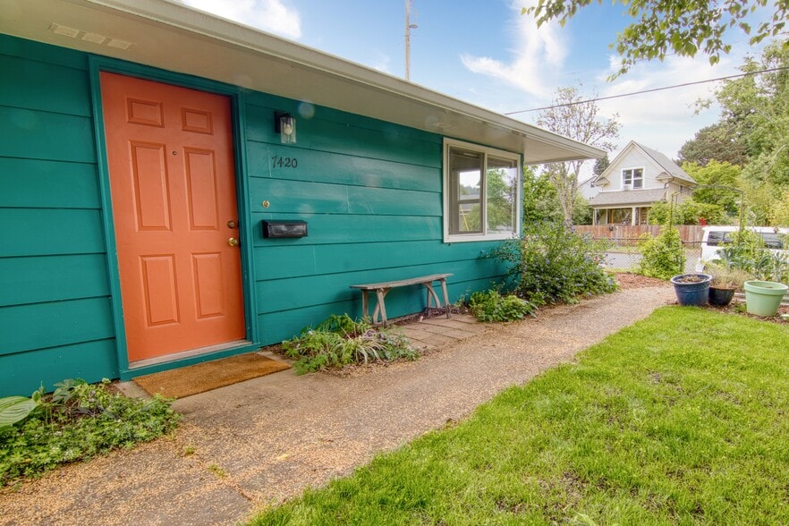 Building Photo - 7420 N Alma Ave