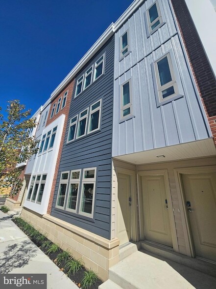 Building Photo - 200 Hamilton Ave