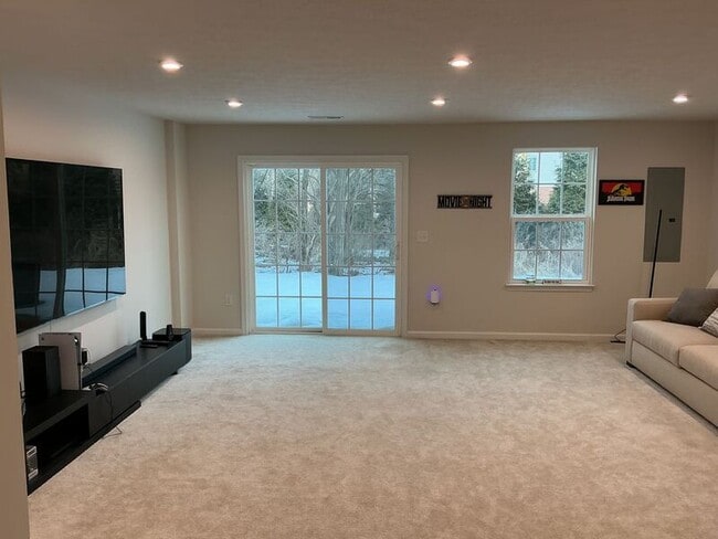 Building Photo - 836 Blackcomb Dr