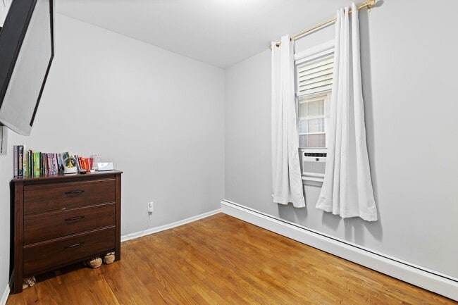 Building Photo - 98 Bergen Ave