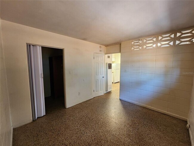 Building Photo - 1931 NW 4th Ave