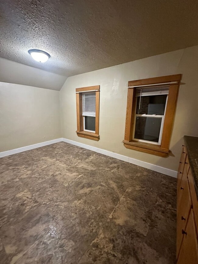 Building Photo - PP - 05