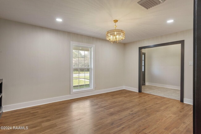 Building Photo - 300 Robert Lee Cir