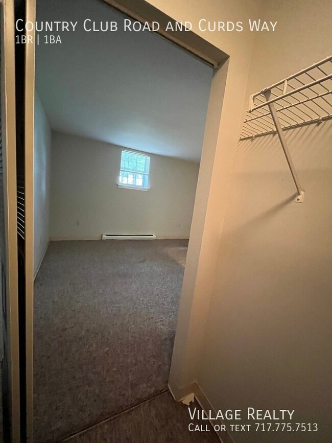 Building Photo - 631 Country Club Rd