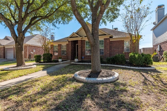 Building Photo - 1423 Sand Lake Ln