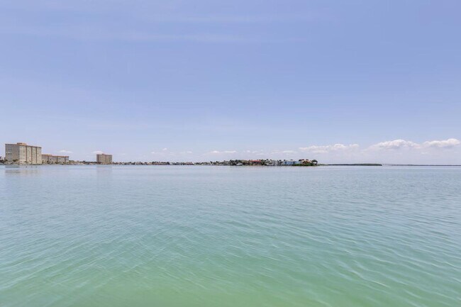 Building Photo - 6218 Palma Del Mar Blvd S