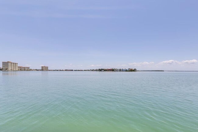 Building Photo - 6218 Palma Del Mar Blvd S