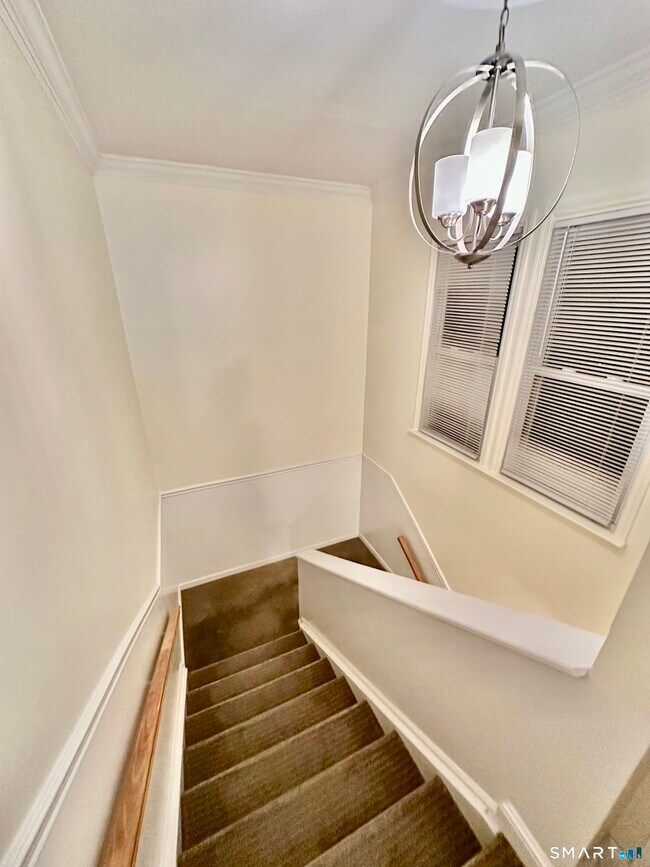 Building Photo - 10 Haviland St