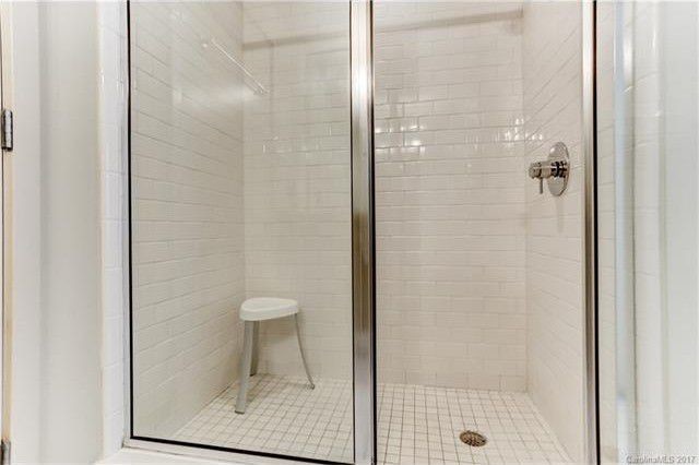 Building Photo - 1133 Metropolitan Ave