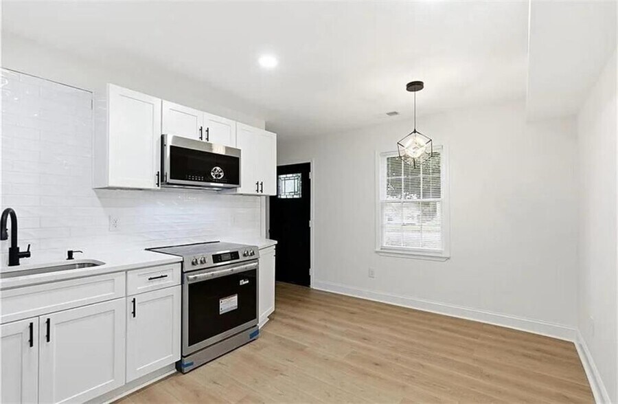 Building Photo - 10 Hawk Rd NW