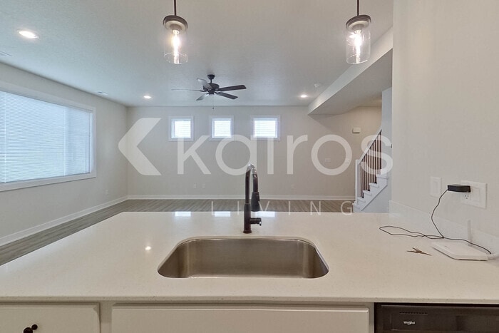 Building Photo - 6918 Bluebell Ct
