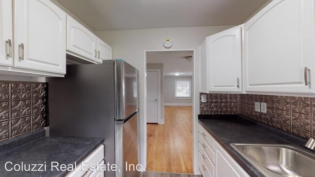 Building Photo - 4 br, 2 bath House - 1116 Locust St