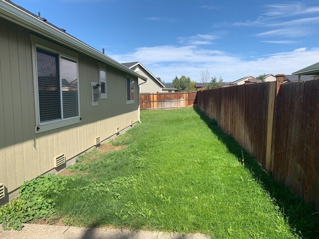 Building Photo - Spacious 4 Bed 2 Bath Home in Ellensburg