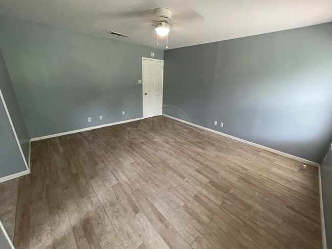 Building Photo - 1815 Gautier Ave