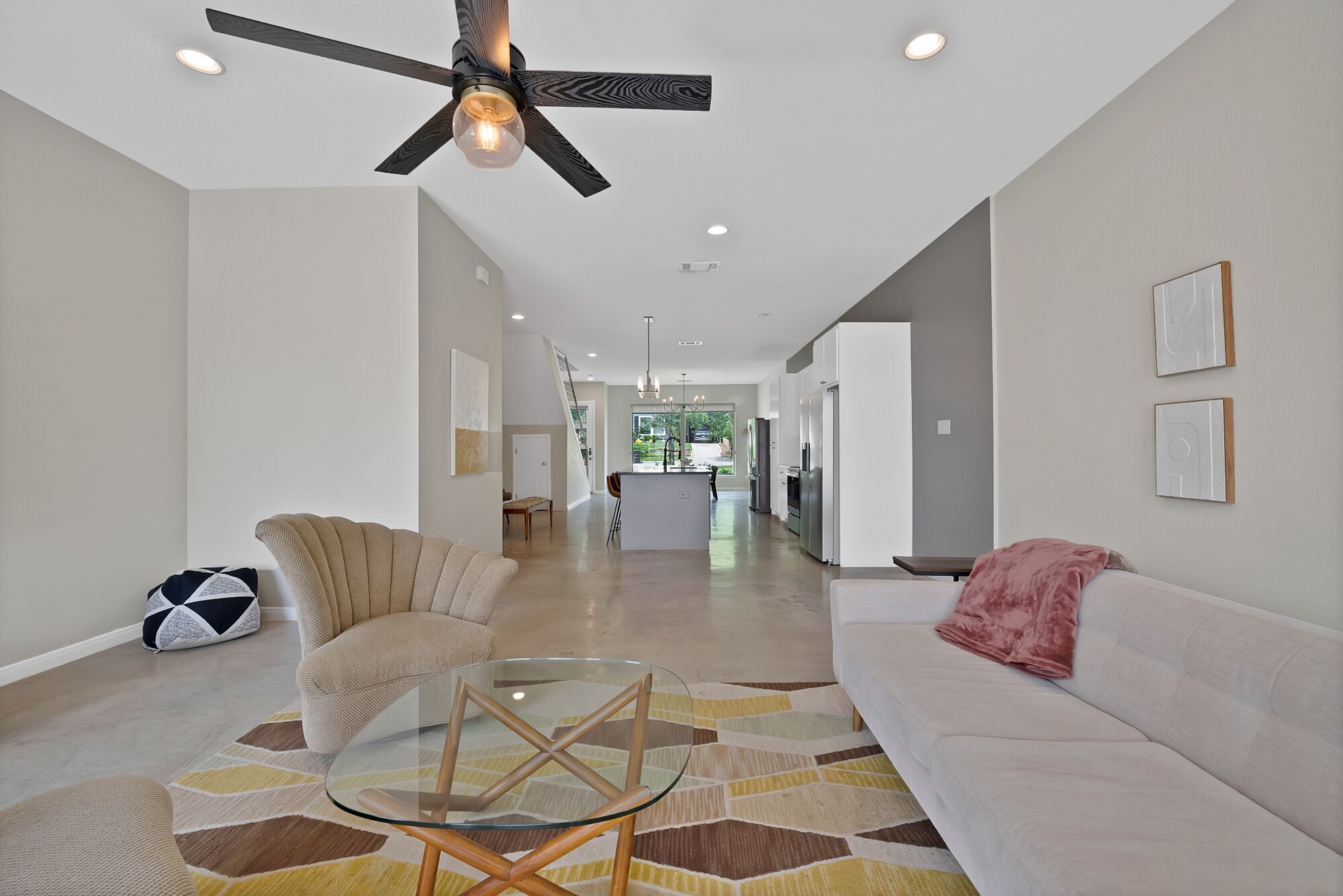 Building Photo - 4633 Calmont Ave