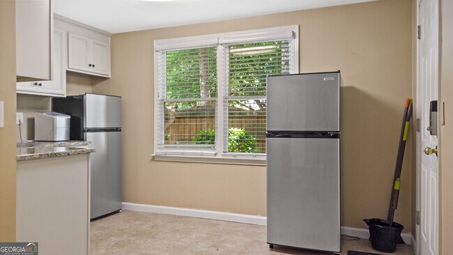 Building Photo - 6209 Benbrooke Dr NW