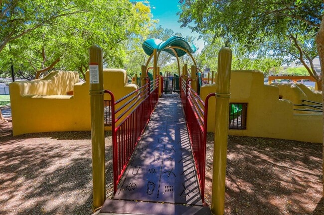 Building Photo - Single Story 3 Bedroom Summerlin Home