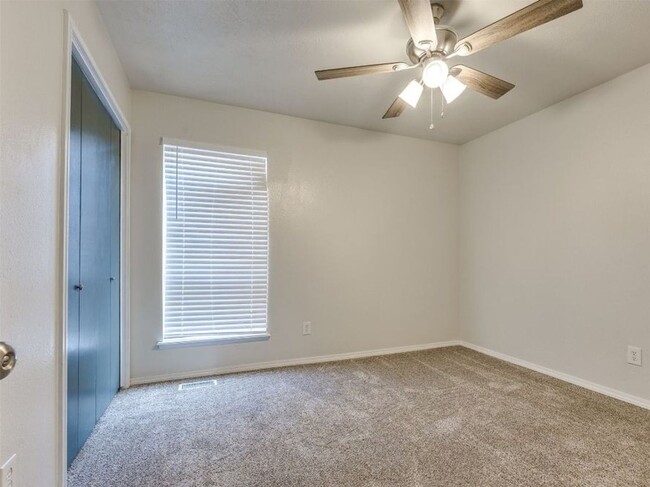 Building Photo - Updated 3 Bed 2 Bath In OKC
