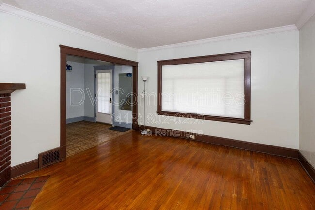 Building Photo - 1584 Maple Rd