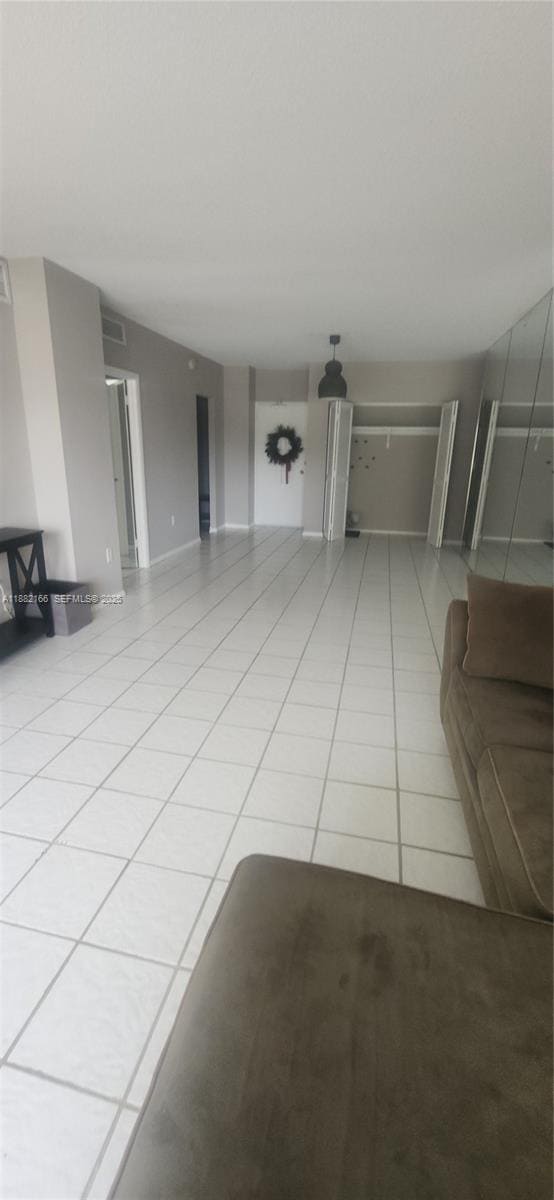 Building Photo - 1985 S Ocean Dr