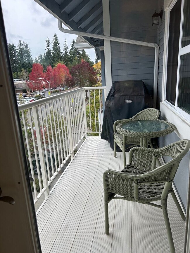 Building Photo - Island Crossings on Bainbridge Island