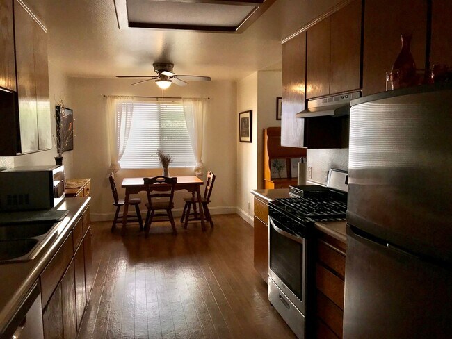 Building Photo - GO929-Lotti, Carole Kelly