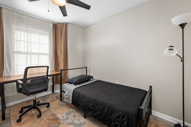 Building Photo - 2504 Ferguson Way