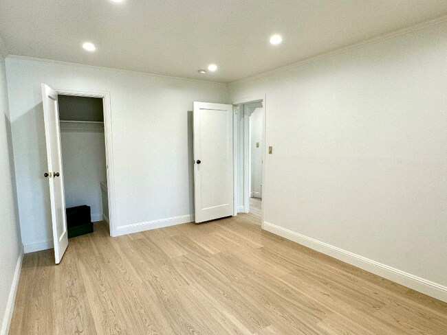 Building Photo - 2626 Moraga St