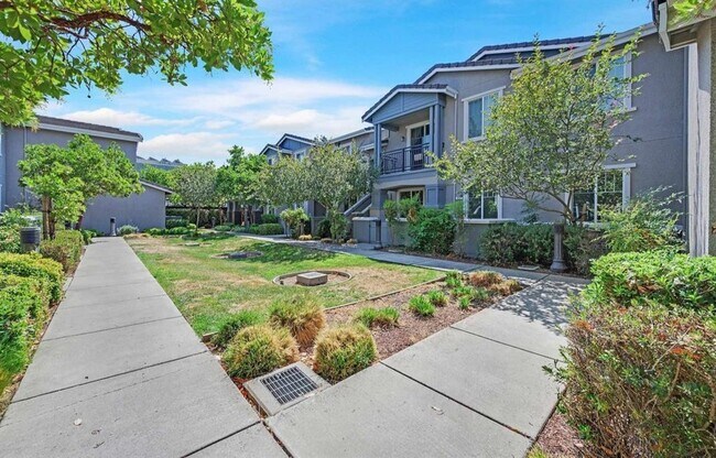 Building Photo - Stunning Ground-Floor 2 bd, 2 ba- Danville...