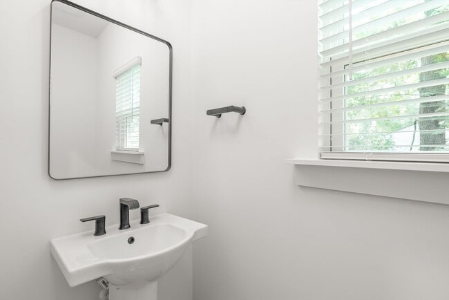 Building Photo - Stunning New Construction Townhome