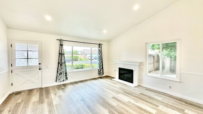 Building Photo - Charming, Single-Story Home, Spacious Backyard, Minutes to Everything, in Whelan Ranch Community ...