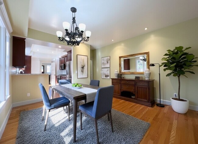 Building Photo - 929 W 23rd St