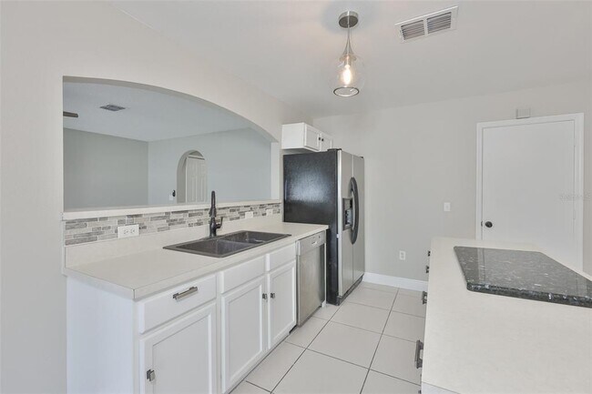 Building Photo - 10505 Opus Dr